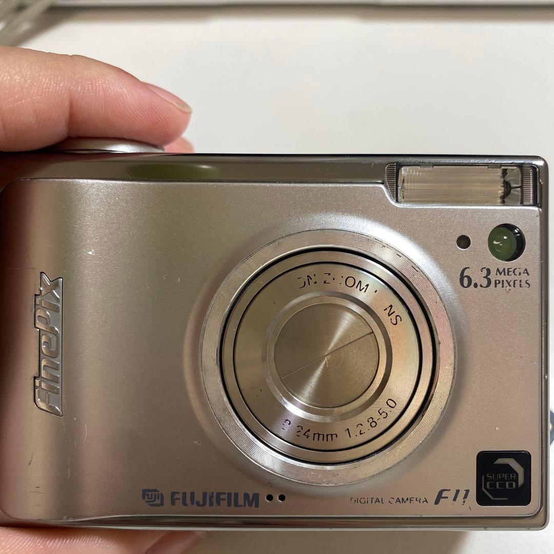 Fujifilm FinePix E11 コンパクトデジタルカメラ