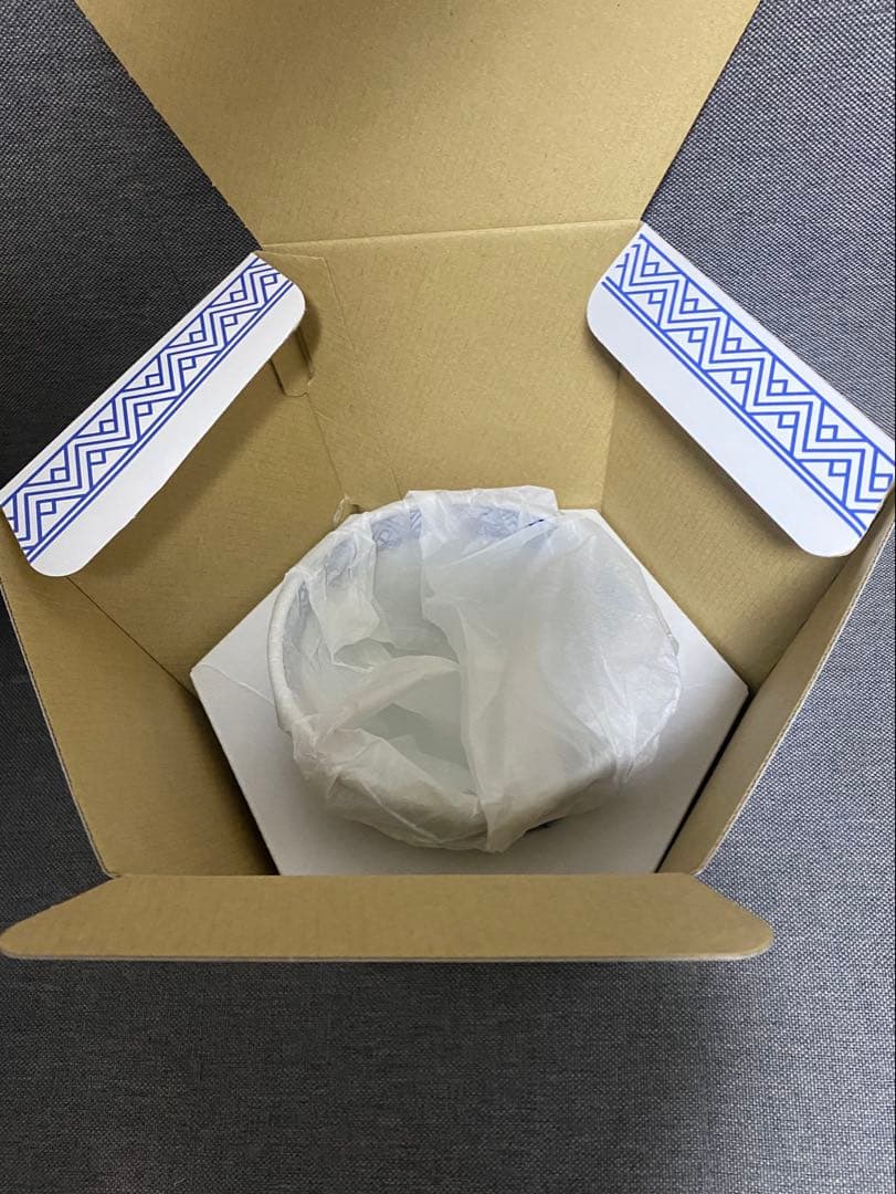 人気の吉野家感謝どんぶり、金茶碗、金湯呑み、レンゲ、箸 吉野家ビッグＢＯＸ入り