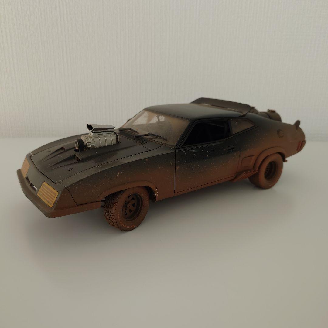 ミニカー MAD MAX 2 INTERCEPTOR 1:18