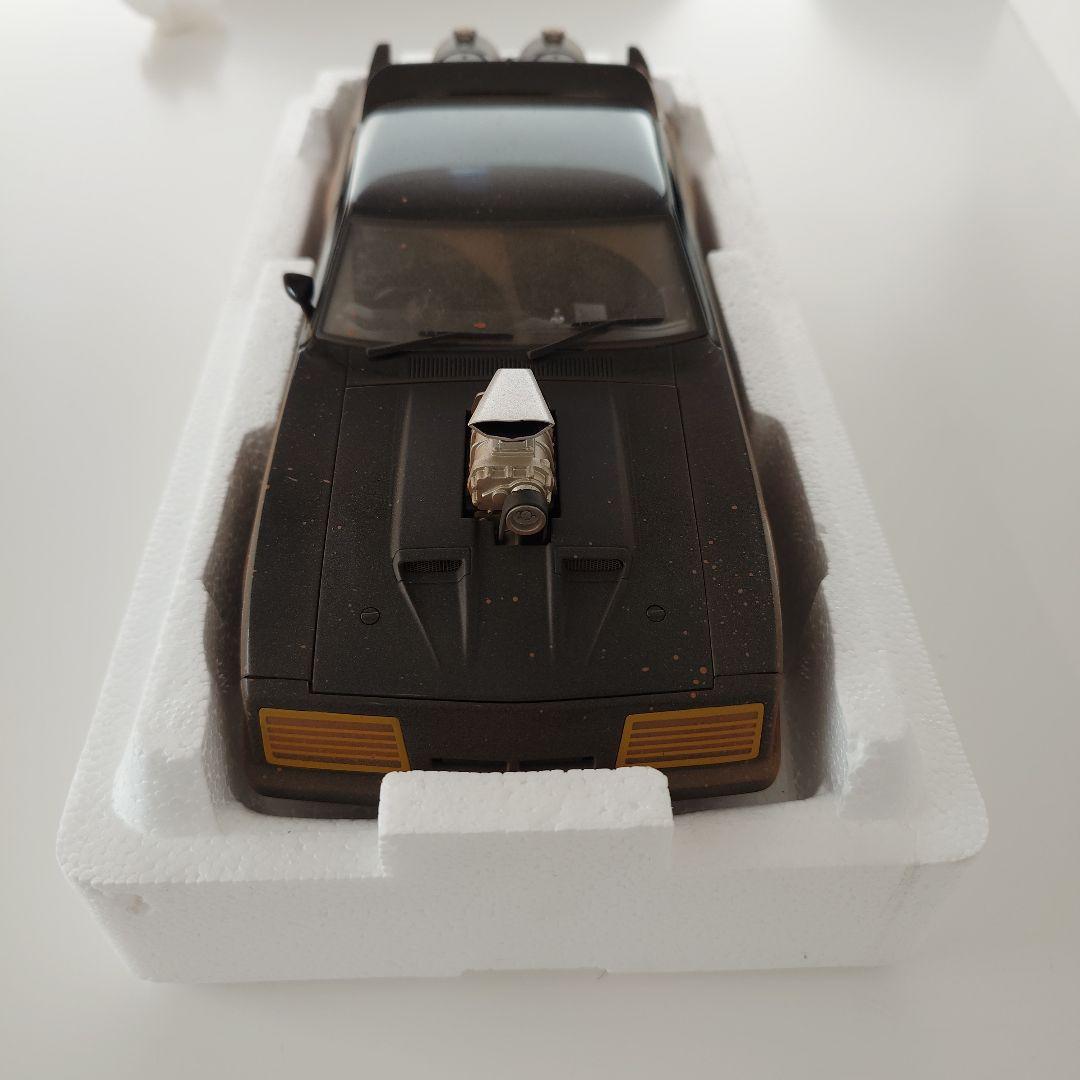 ミニカー MAD MAX 2 INTERCEPTOR 1:18