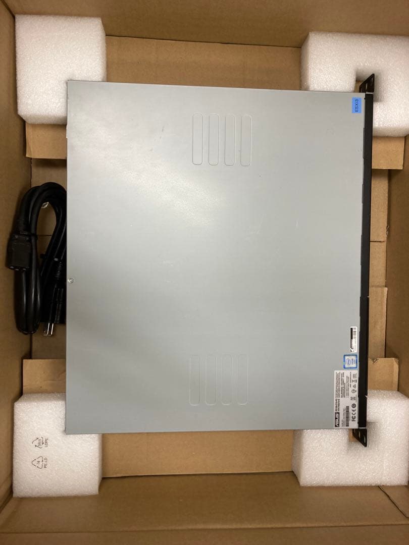 ASUS Xeon E-2146G 16GB 256Gb HDD1TB モニター