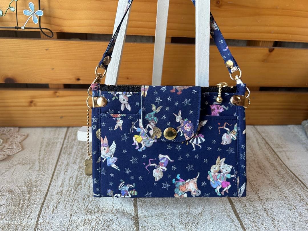 軽量薄型♡お札入れ付きケース　星座ネイビー ジョリーフルール 財布