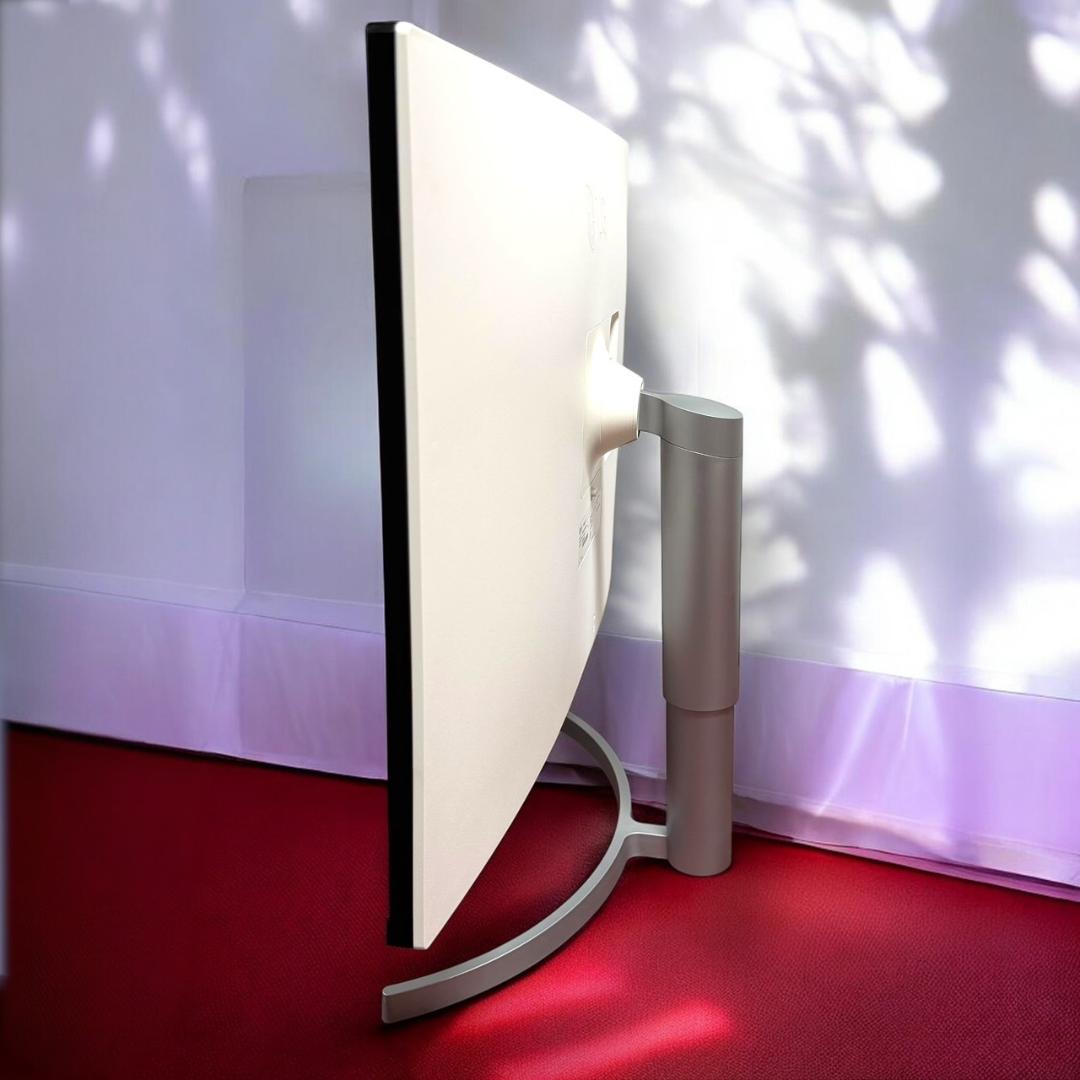 ☆ LG 32UN650 W 31.5インチ 4K モニター スピーカー搭載