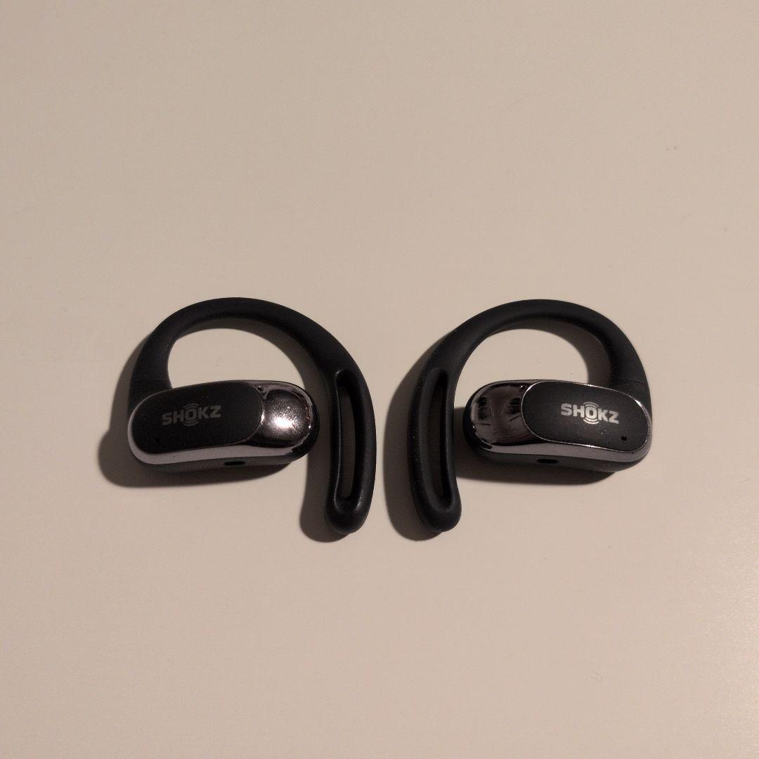 s*e様 SHOKZ Openfit air ワイヤレスイヤホン 耳掛け式 充電