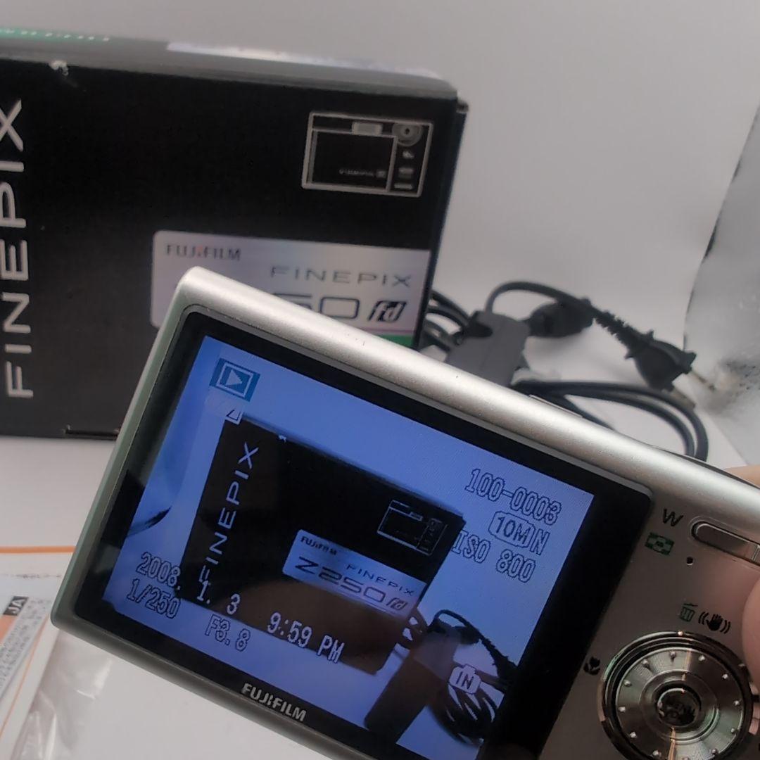 FUJIFILM FINEPIX Z200fd デジカメ パープル