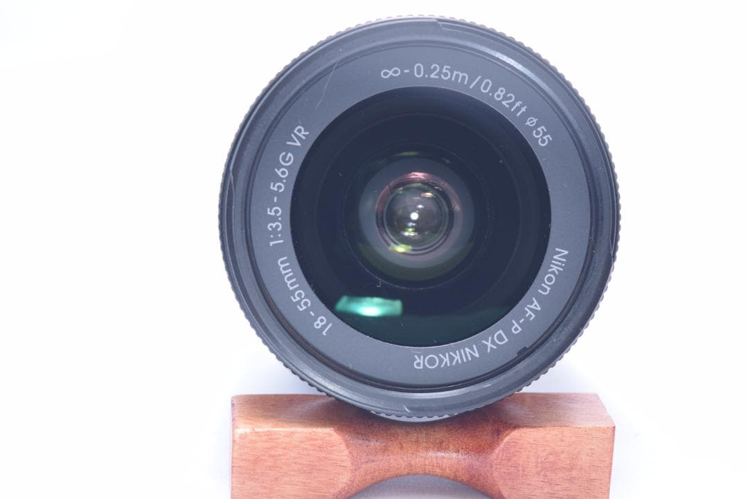 Nikon D5600 デジタル一眼レフ 手振れ補正付きレンズ　シャッター数少