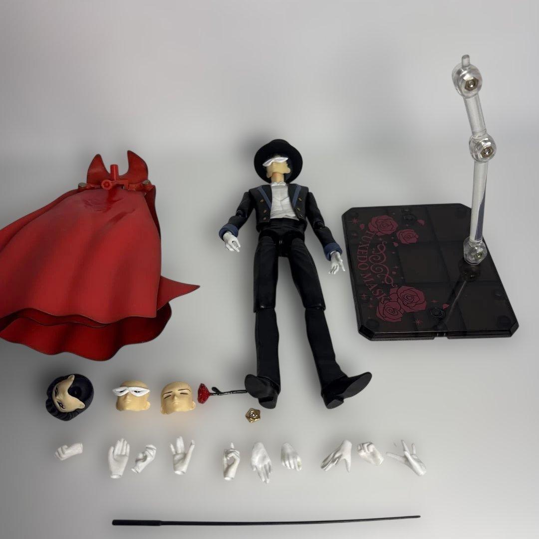 超貴重品　セーラームーン　S.H.Figuartsフィギュアーツ　タキシード仮面