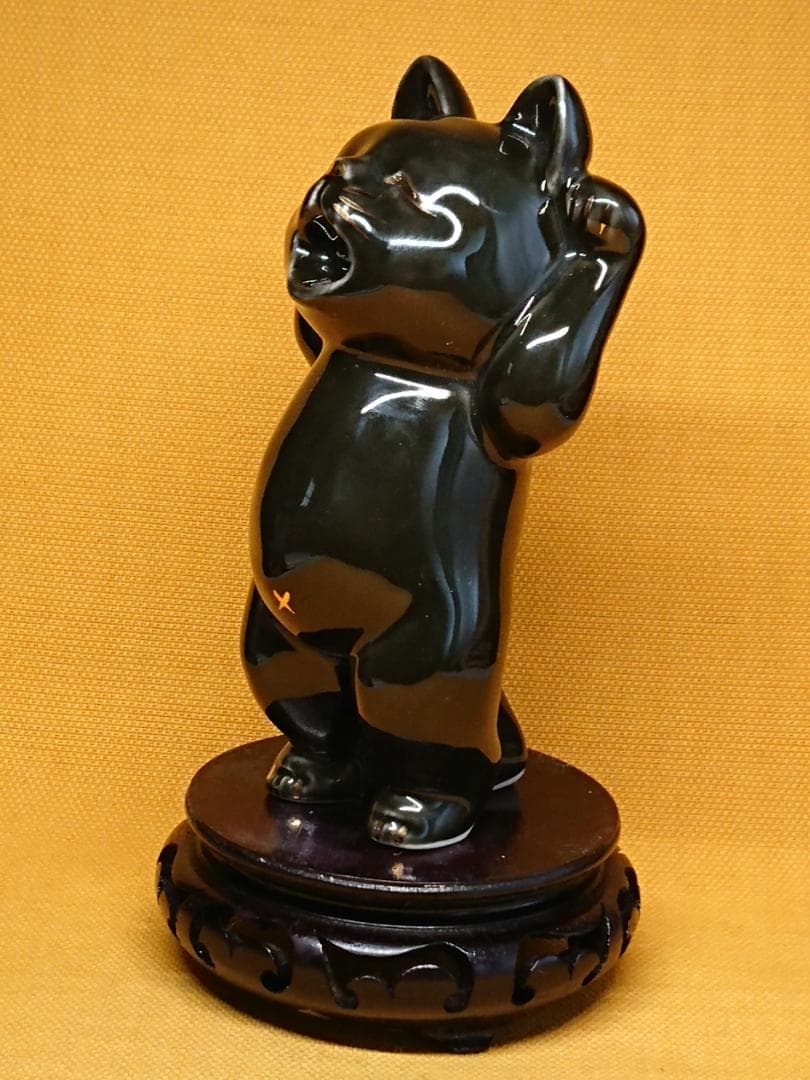 【美品】猫　黒猫　招き猫　陶器　置物　インテリア　工芸品　美術品　A3352