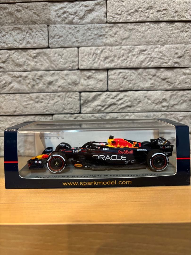 Spark製Oracle Red Bull Racing RB19 1/43