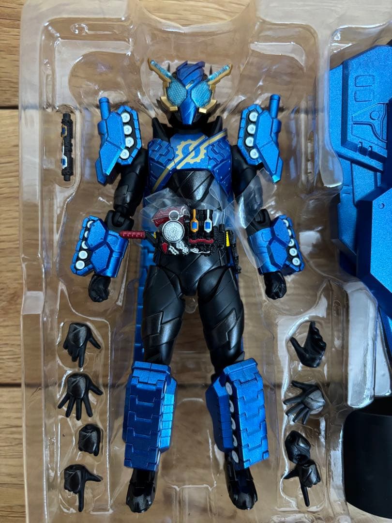 S.H.フィギュアーツ仮面ライダービルド　タンクタンクフォーム