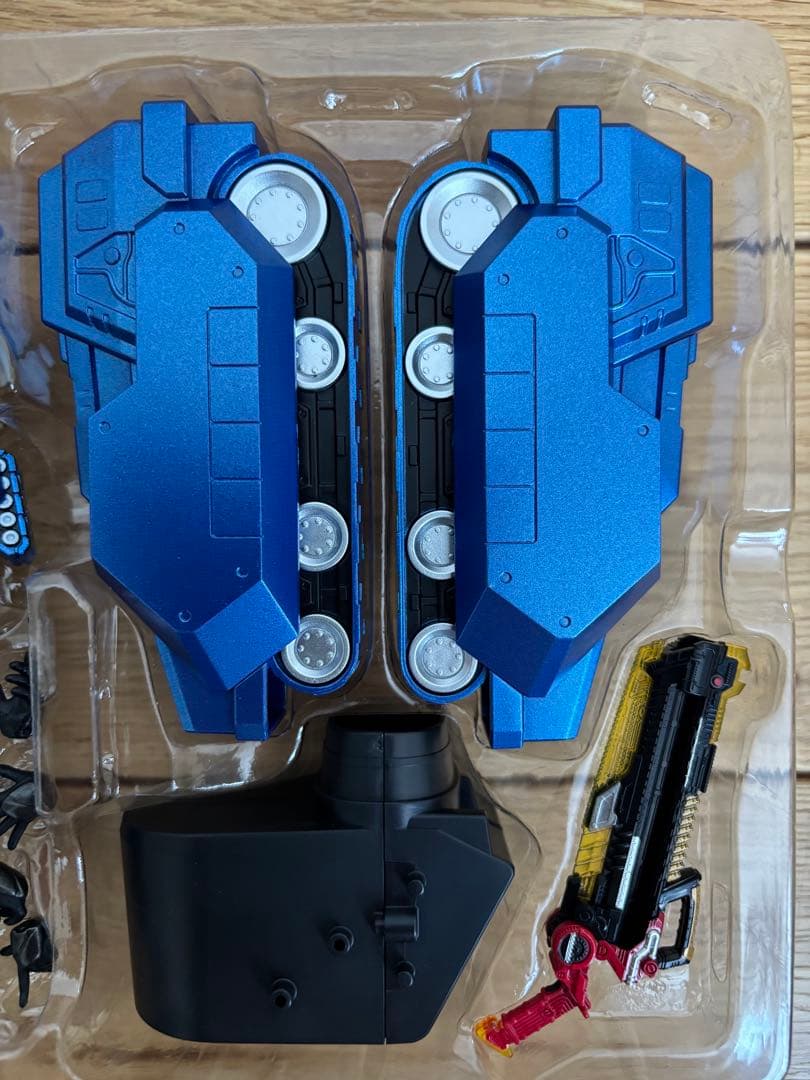 S.H.フィギュアーツ仮面ライダービルド　タンクタンクフォーム