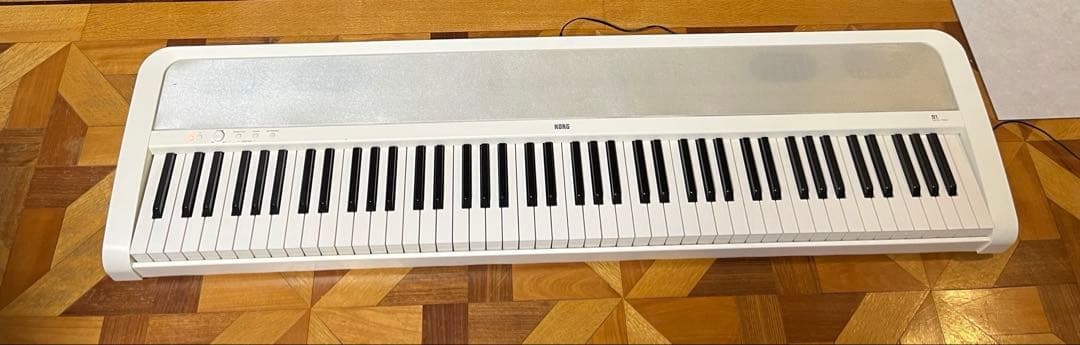 KORG 電子ピアノ B1 ホワイト 88鍵盤 ヘッドホン ペダルつき