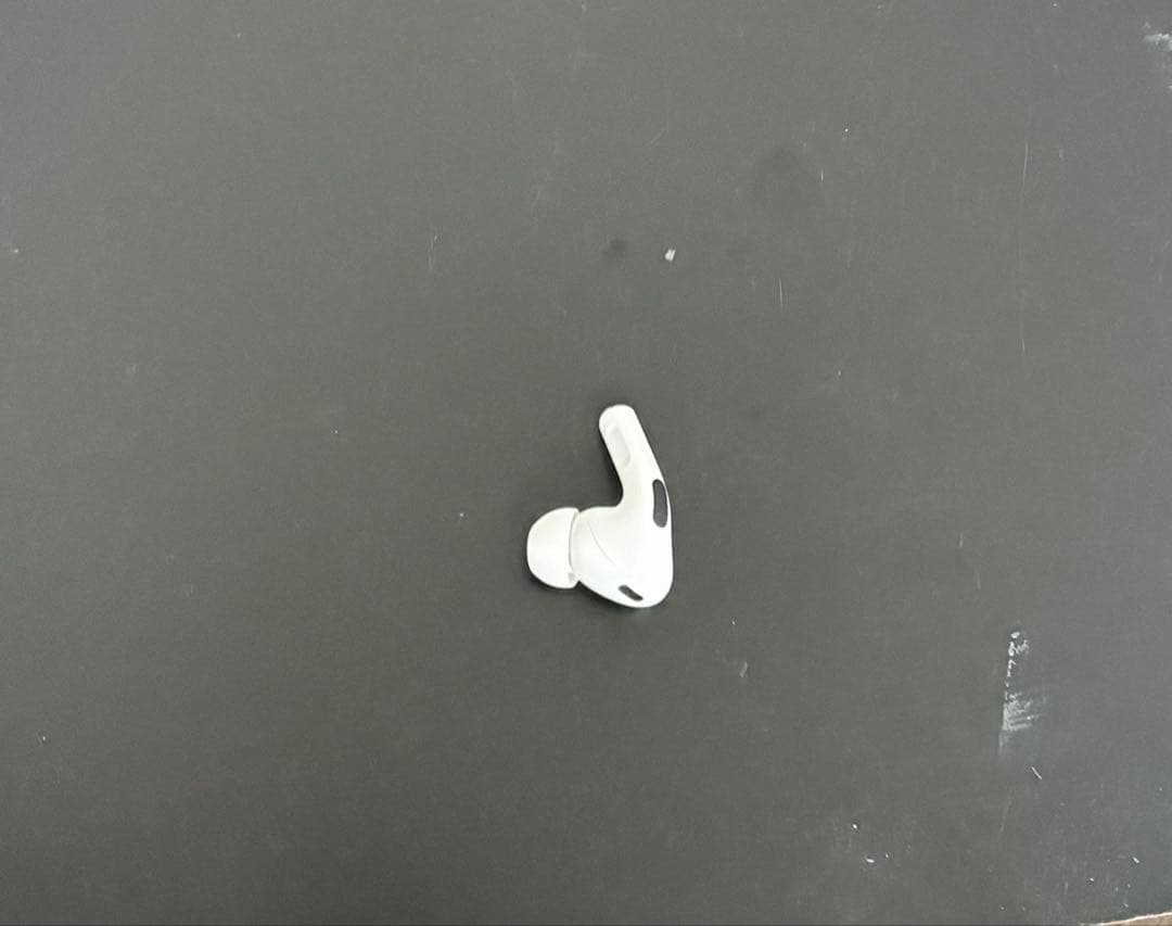 Airpods Pro 第2世代　右耳のみ　右イヤホン　プロ２ A3047