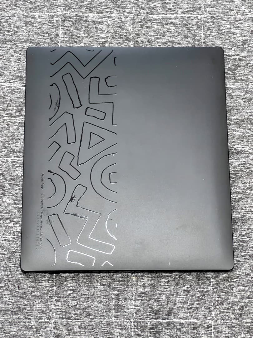 ONYX BOOX Page、純正カバー