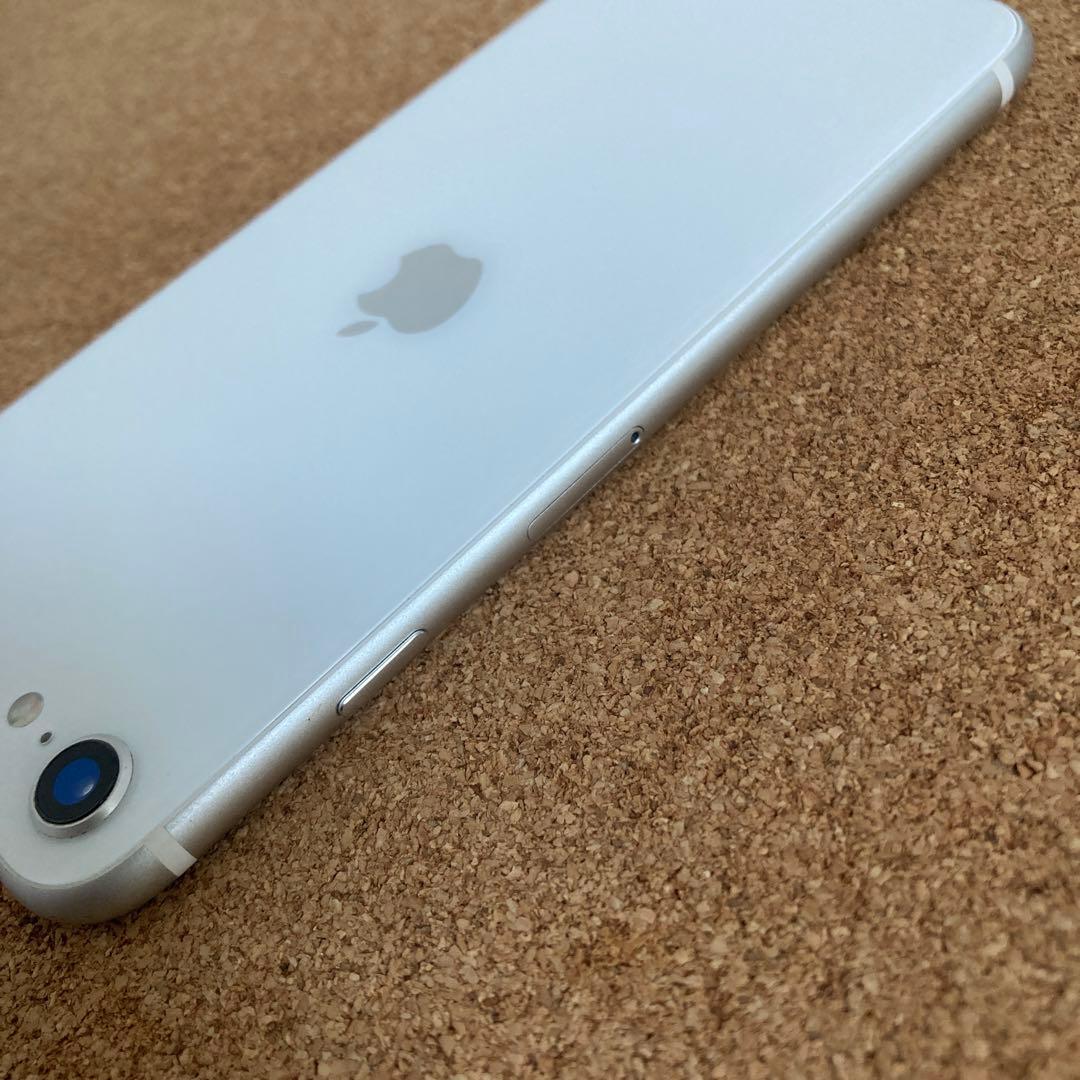 4165 外観美品☆電池新品☆iPhoneSE2 64GB SIMフリー☆