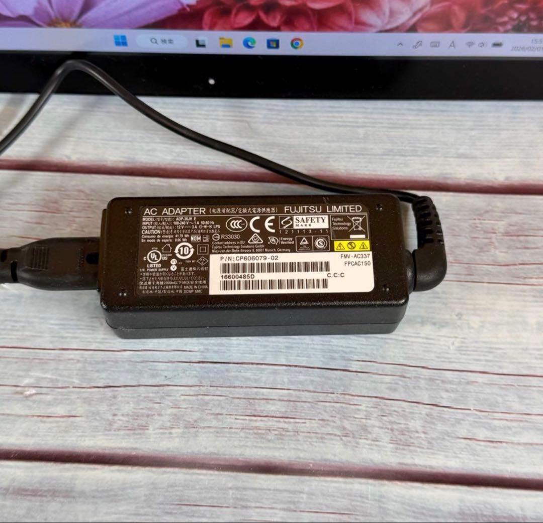 【美品】すぐ使える❣️富士通　お絵描きタブレット‼️動画視聴✨カメラ✨SSD