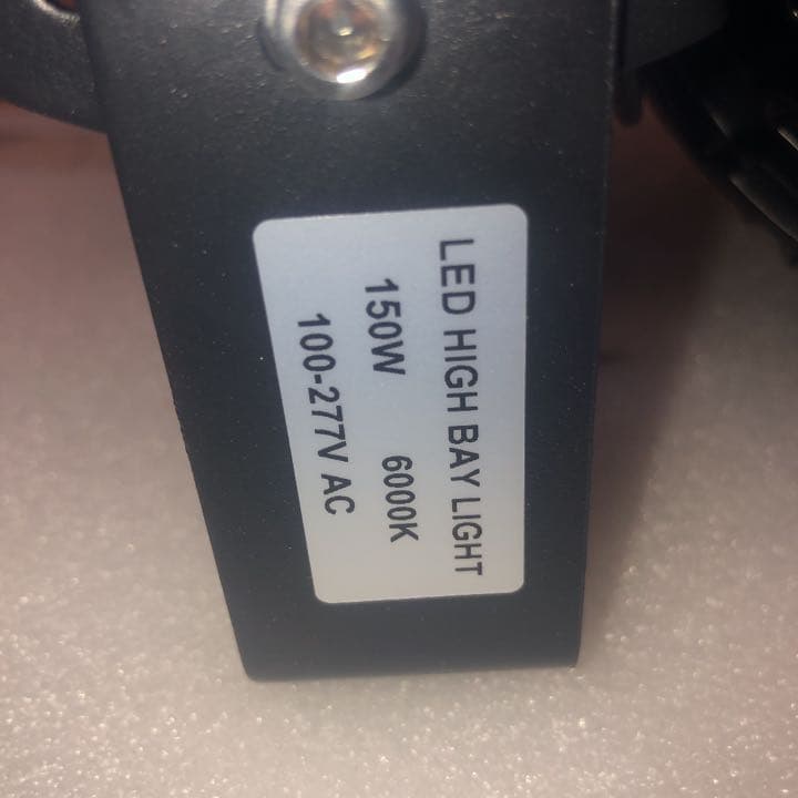 新品LEDハイベイライト UFO型 150W LED高天井灯　21000lm