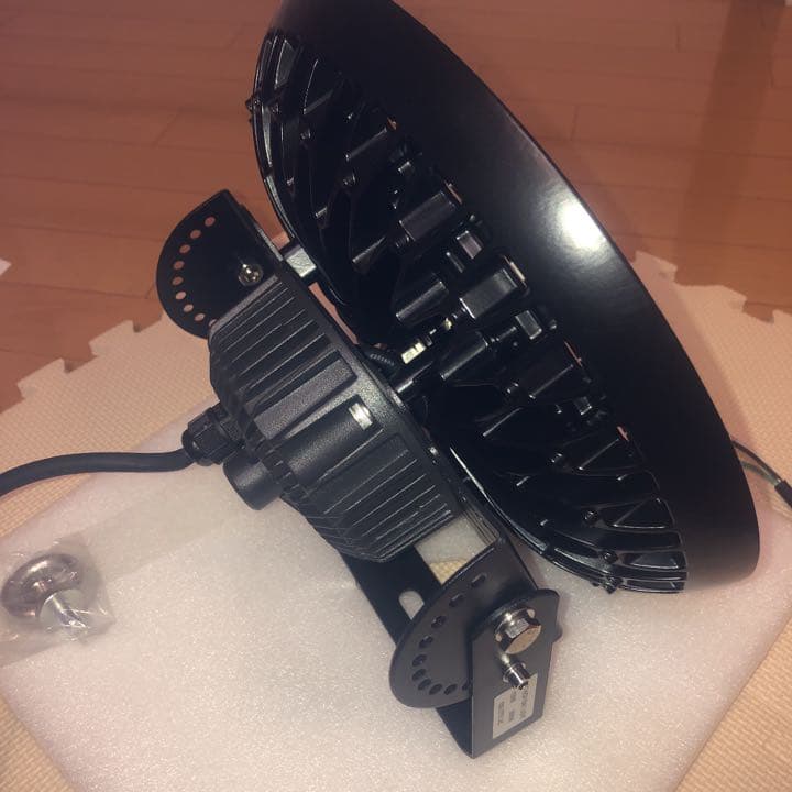 新品LEDハイベイライト UFO型 150W LED高天井灯　21000lm