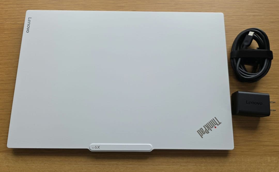 ほぼ未使用★32GB 有機EL Thinkpad X9 ホワイト