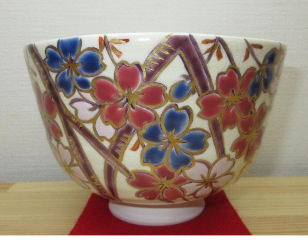 送料込【逢絢亭・新品】茶道具 茶碗 京焼 枝垂桜の図 伊坂清香 紙箱入り