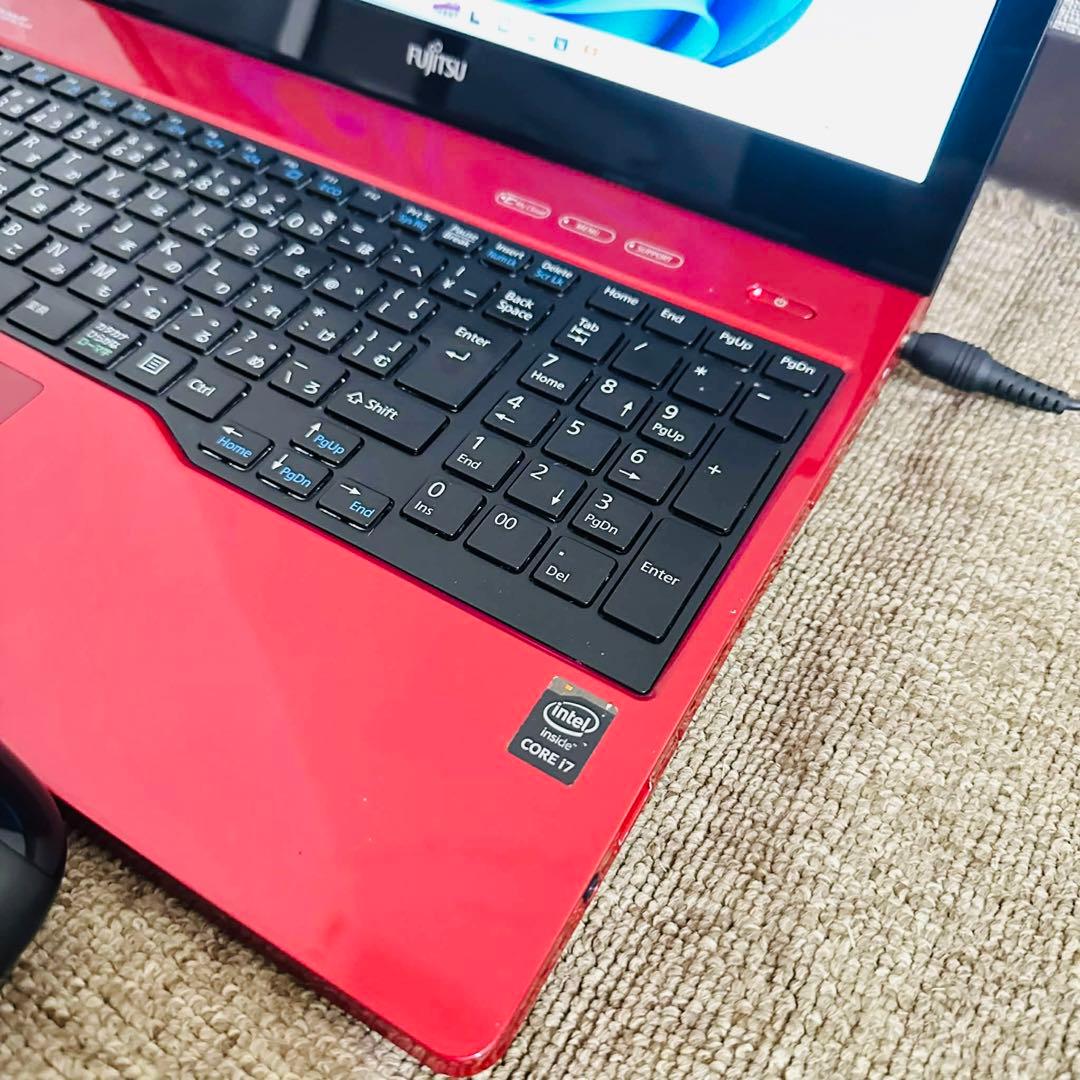 S184 Fujitsuノートパソコンi7メモリ8G高速 WEBカメラWin11
