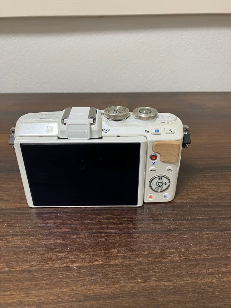 OLYMPUS PENシリーズのミラーレスカメラ2台まとめ売り