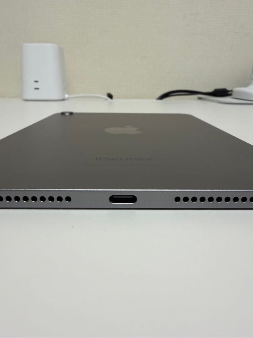 【未使用に近い】iPad mini（A17 Pro）第7世代+付属品セット【美】