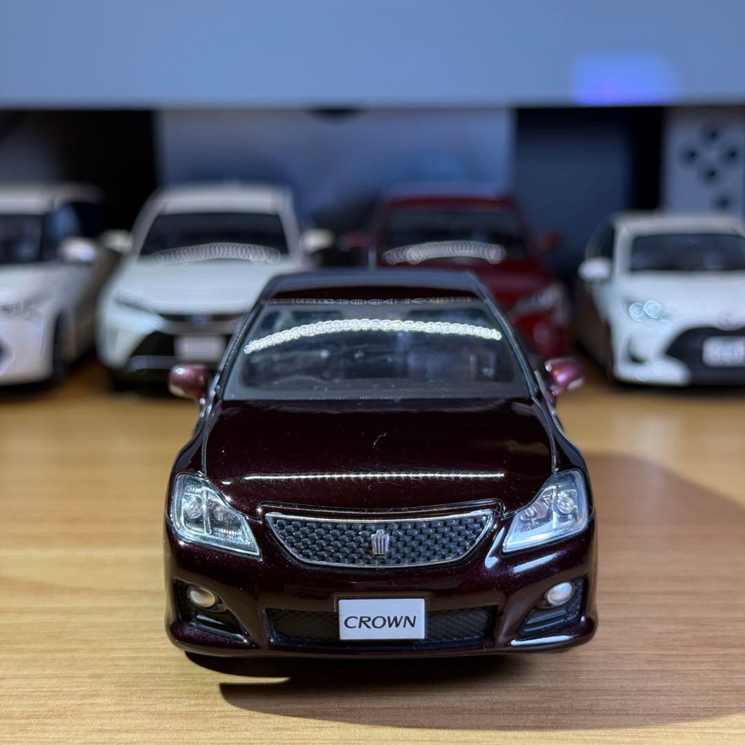 【非売品】トヨタ クラウン 200系 カラーサンプルミニカー 1/30