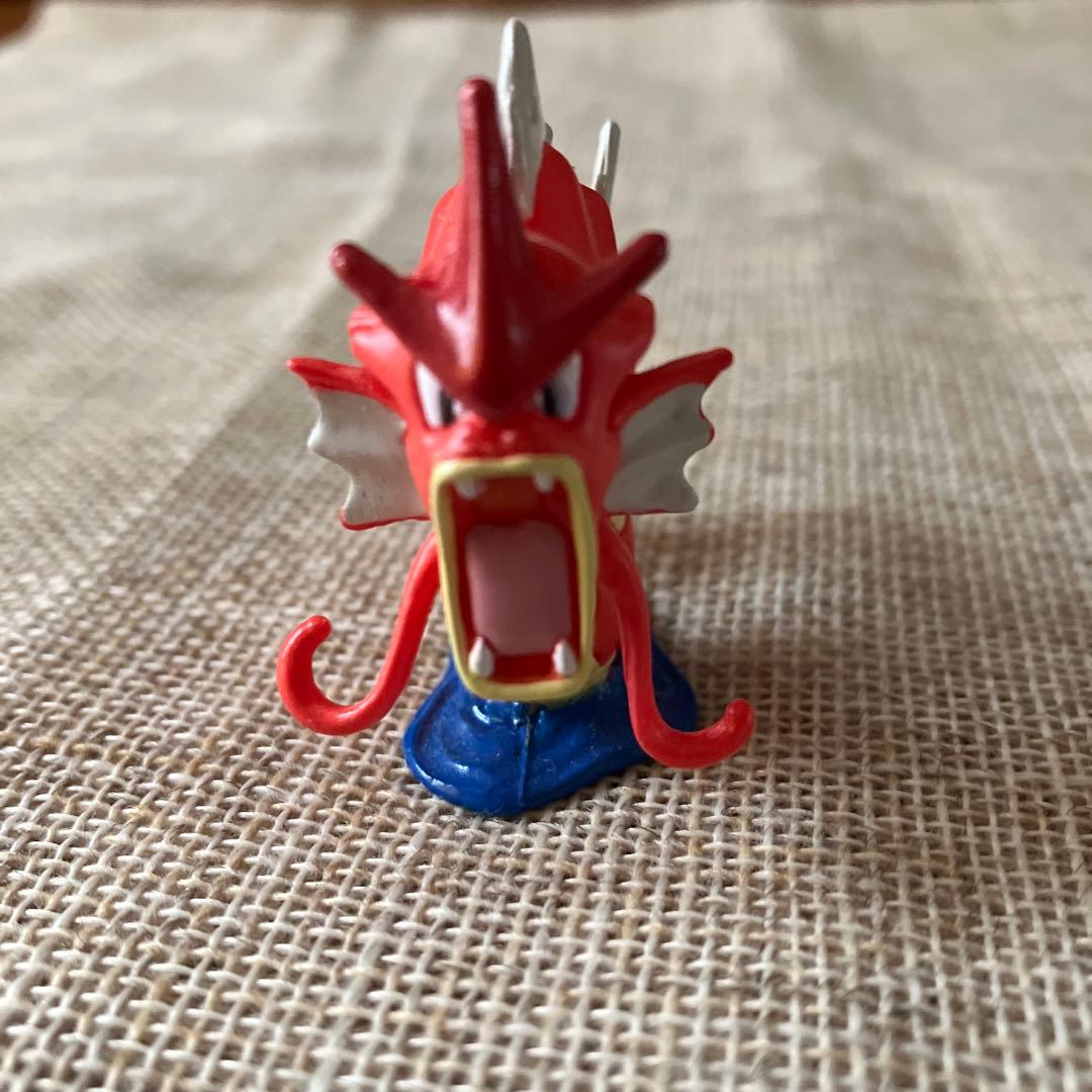 【美品】モンコレ　ギャラドス　希少色違い　赤ギャラドス　非売品