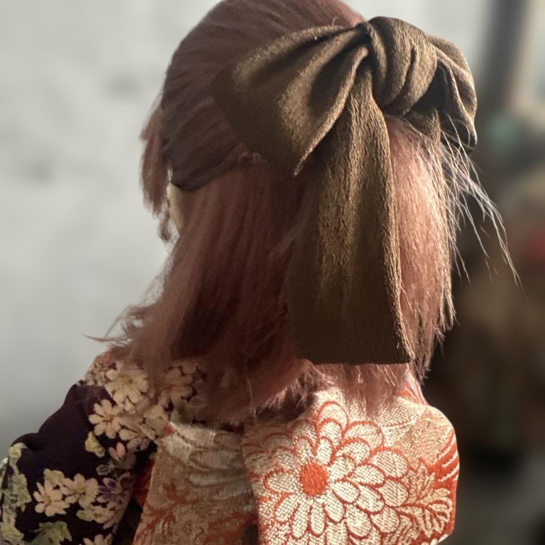 髪色の素敵な　伝統的な和服　素敵なお振袖のお人形