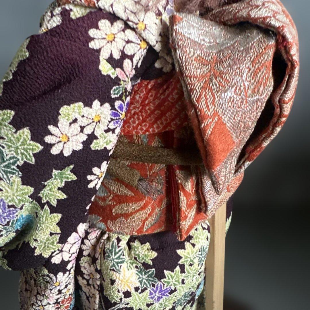 髪色の素敵な　伝統的な和服　素敵なお振袖のお人形