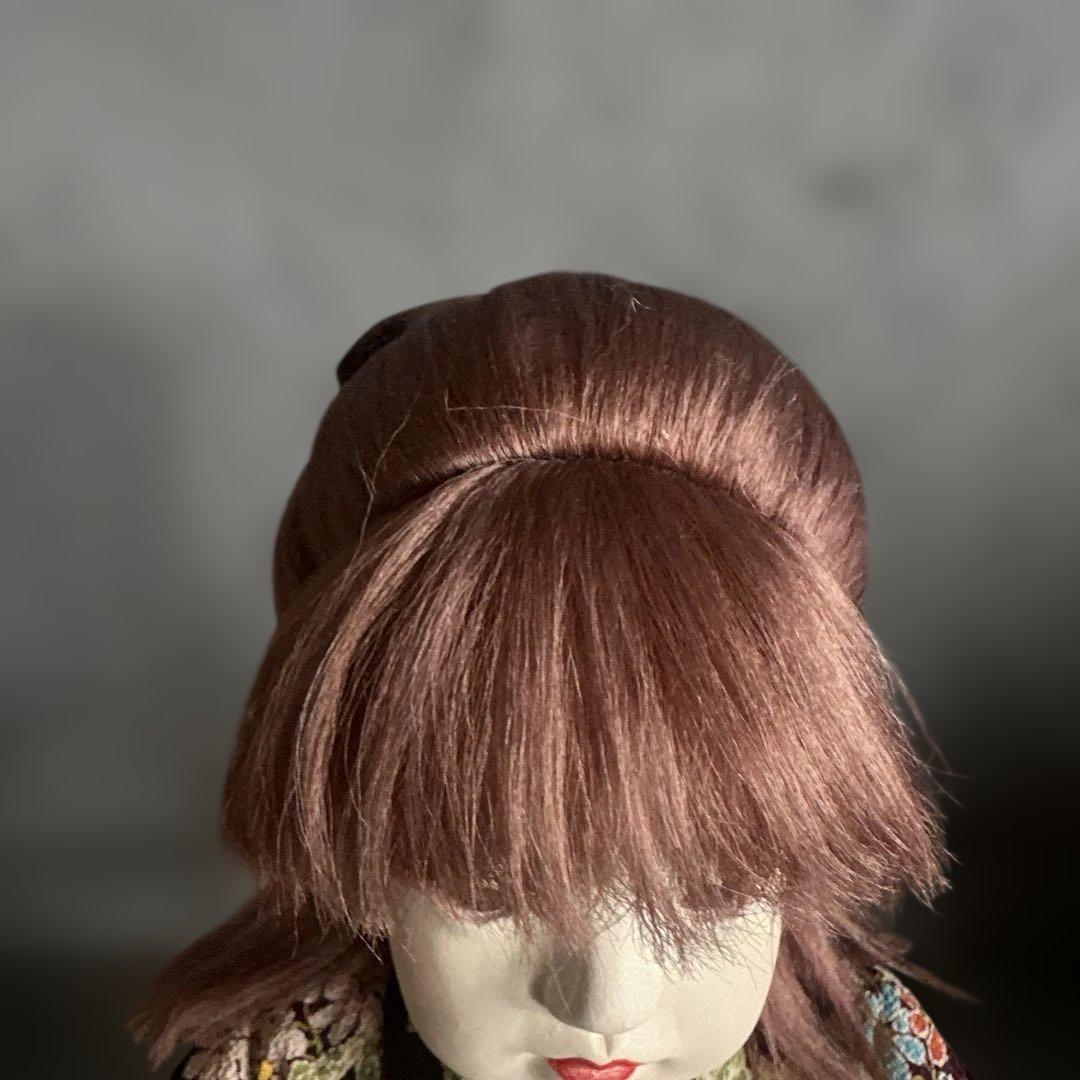 髪色の素敵な　伝統的な和服　素敵なお振袖のお人形