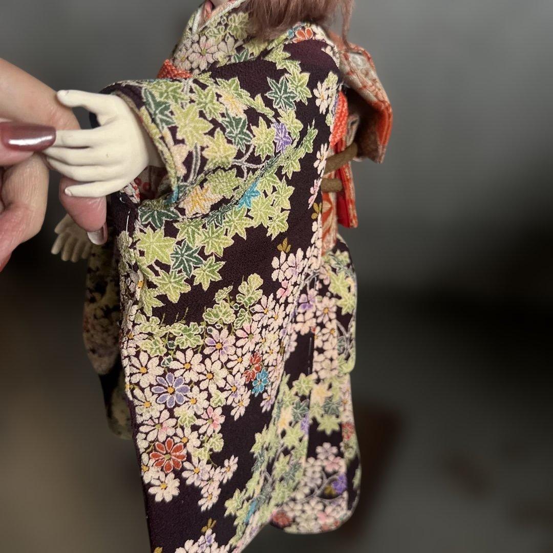 髪色の素敵な　伝統的な和服　素敵なお振袖のお人形