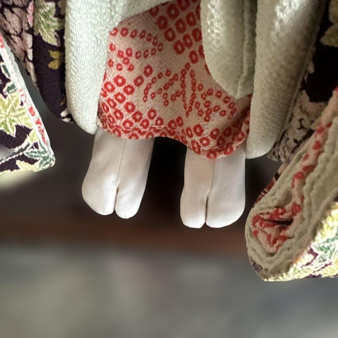 髪色の素敵な　伝統的な和服　素敵なお振袖のお人形