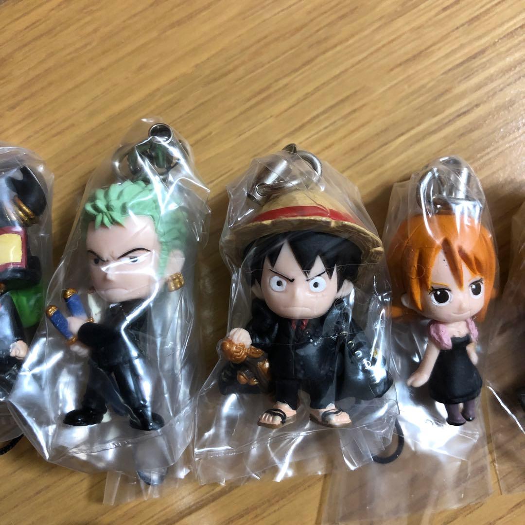 激レア　ONE PIECE ワンピース　ストロングワールド　ストラップ