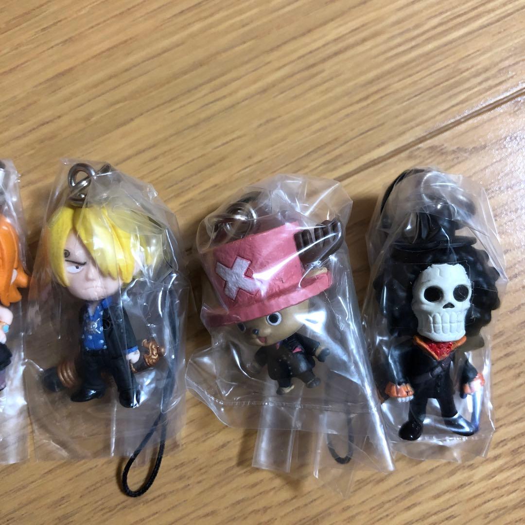 激レア　ONE PIECE ワンピース　ストロングワールド　ストラップ