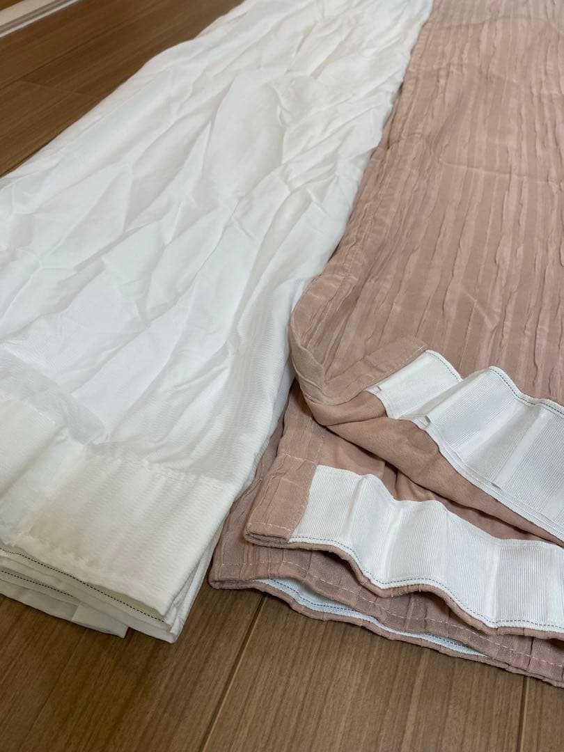 ロータスピンクの遮光カーテン＋霜（しも）ホワイトのレースカーテンセット，4枚