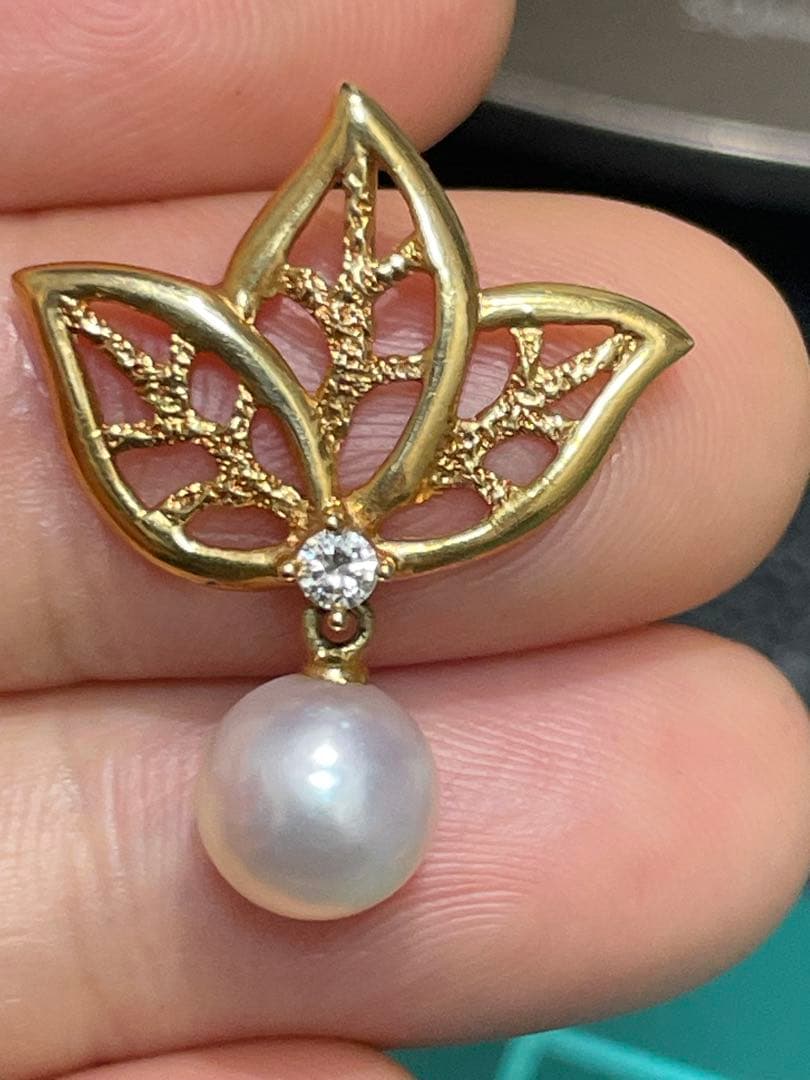 18k、天然ダイヤモンド、アコヤ真珠ペンダントトップ