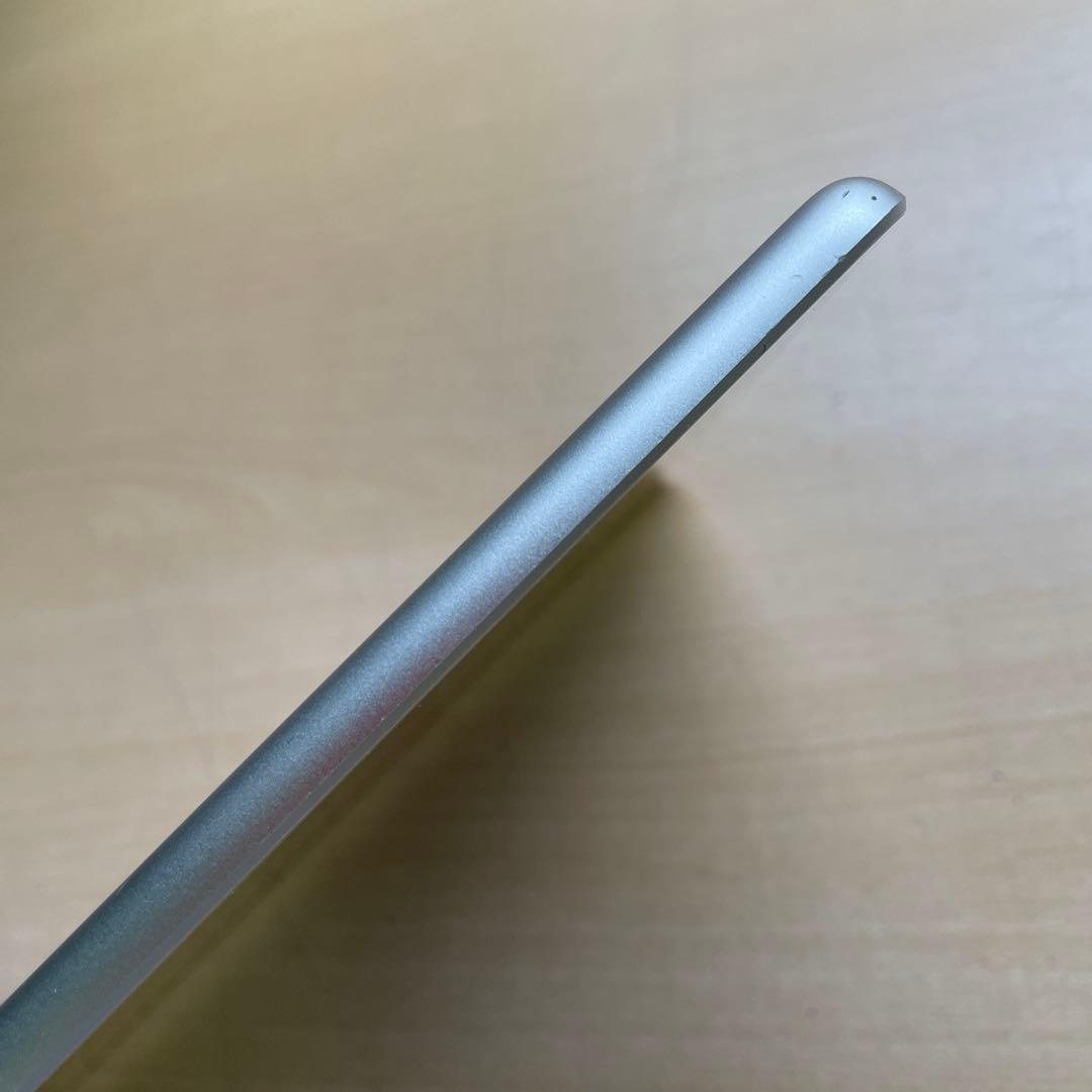 iPad 第6世代　A1893　Wi-Fiモデル　シルバー　32GB #C