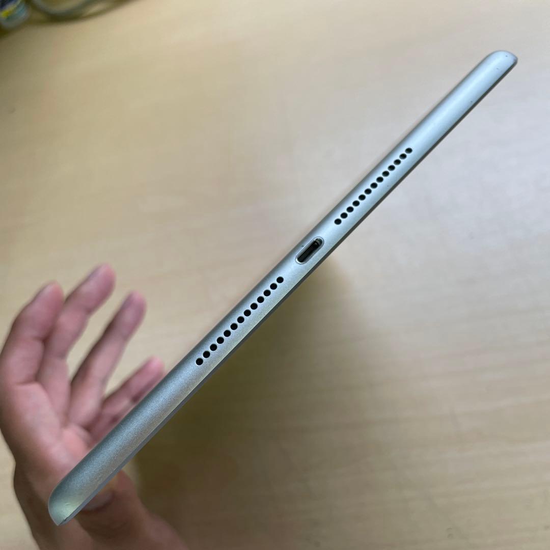 iPad 第6世代　A1893　Wi-Fiモデル　シルバー　32GB #C