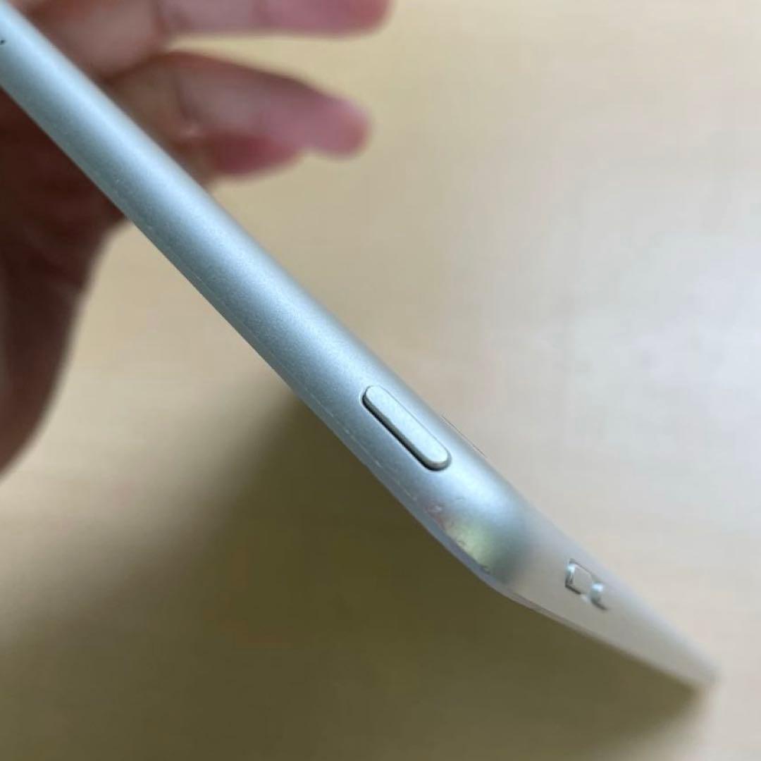 iPad 第6世代　A1893　Wi-Fiモデル　シルバー　32GB #C