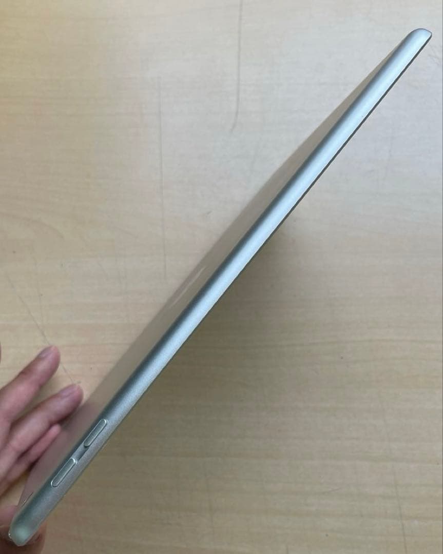 iPad 第6世代　A1893　Wi-Fiモデル　シルバー　32GB #C