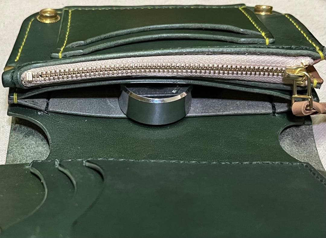 栃木レザー ミドル トラッカーウォレット 3層 グリーン