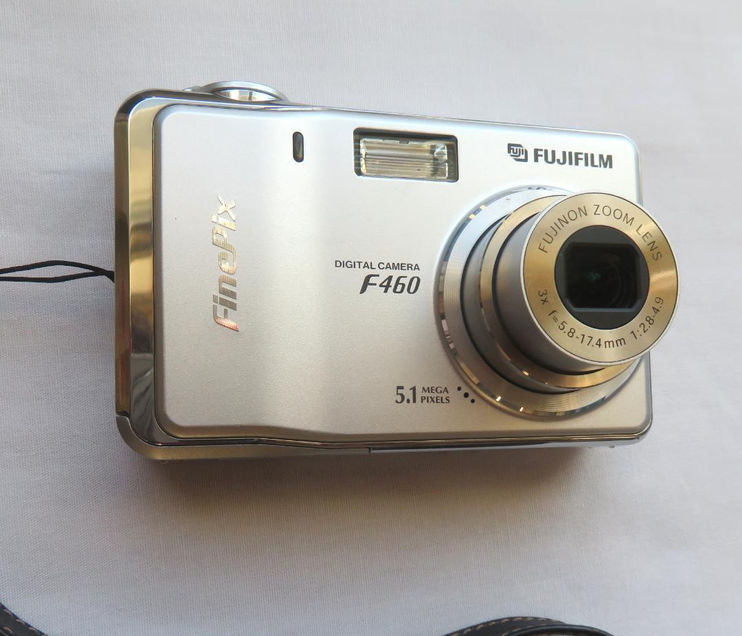 Fujifilm FinePix F460 デジタルカメラ