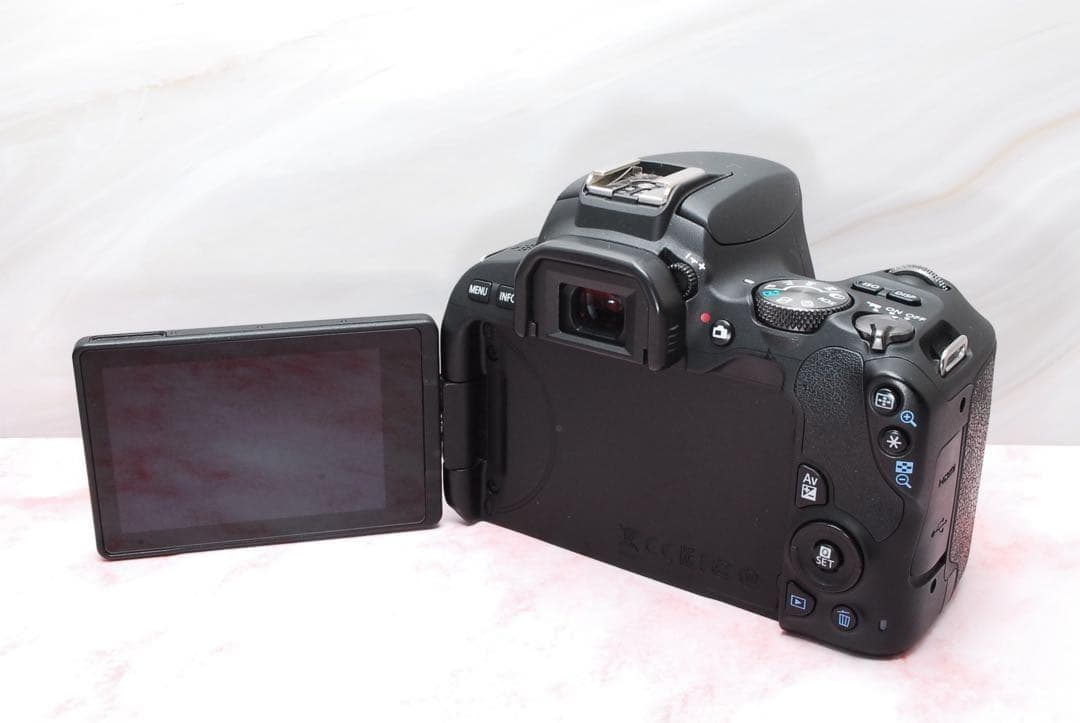 Canon Kiss X9★一眼レフカメラ★Wi-Fi&Bluetooth内蔵