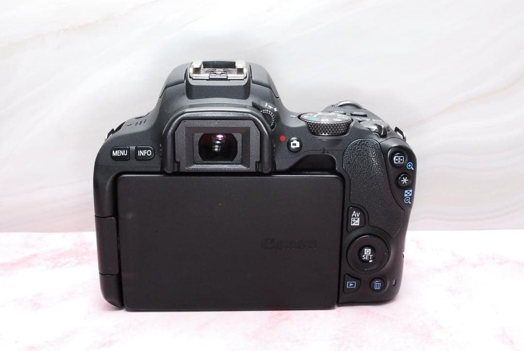 Canon Kiss X9★一眼レフカメラ★Wi-Fi&Bluetooth内蔵