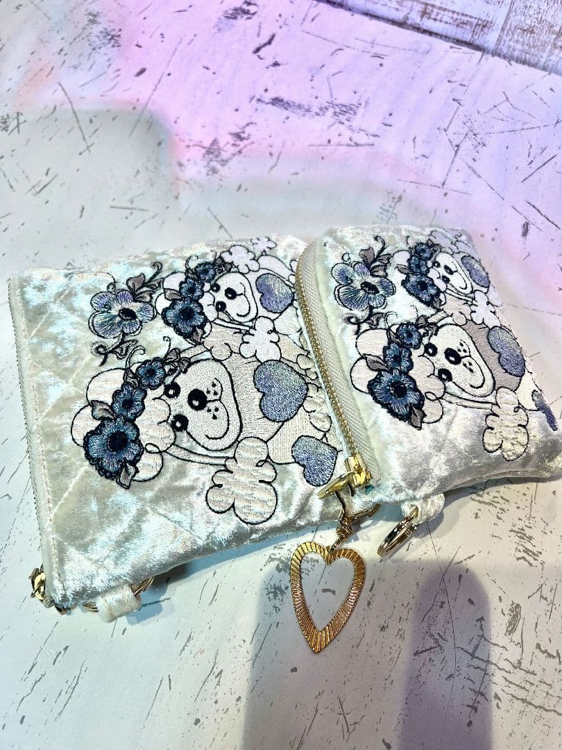 ロラライハリス♡ベージュベロアキルト♡刺繍のL字ファスナー財布mini♡ポーチ♡