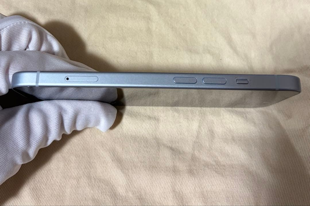 美品iPhone15 256GB SIMフリー