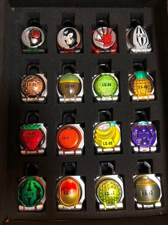 仮面ライダーガイム　ベルト&ロックシードセット　ガチャレア版有り　ケース付き