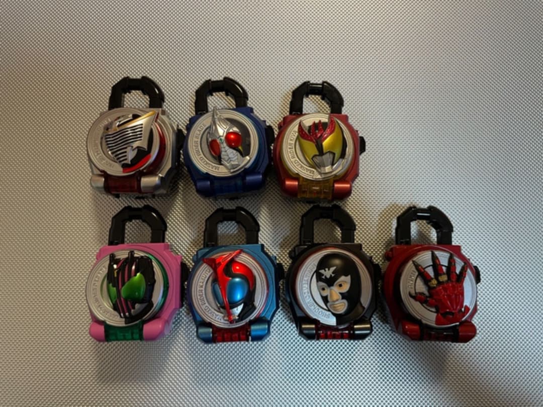 仮面ライダーガイム　ベルト&ロックシードセット　ガチャレア版有り　ケース付き